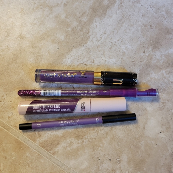 Purple Makeup Kit - Picture 1 of 3